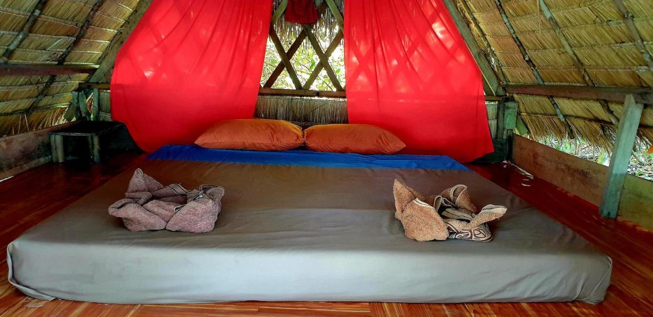 Guest house Crusoe Koh Takiev Island